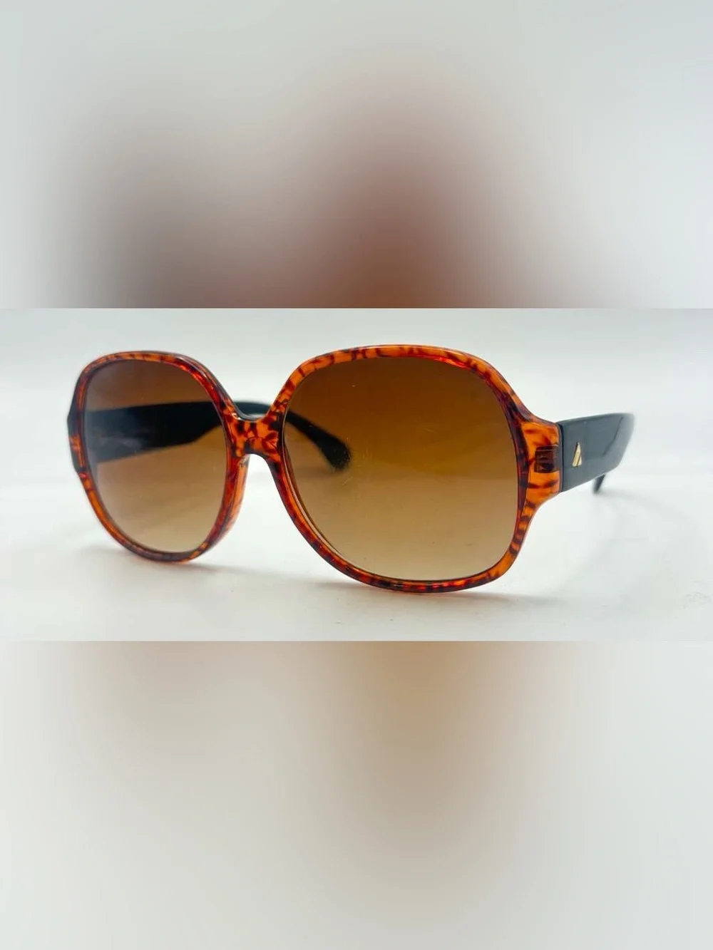 Liz Claiborne Tortoise Oval Sunglasses Frames Only